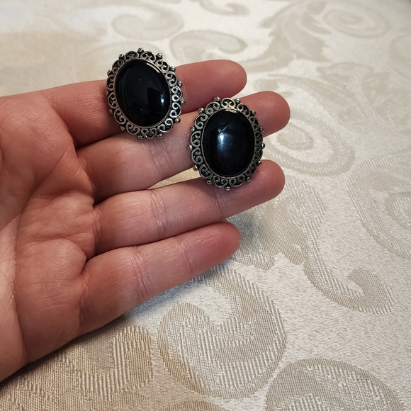 Vintage Black Glass Cabochon Clip-On Earrings Ornate Silver  Filigree Victorian - Picture 12 of 12